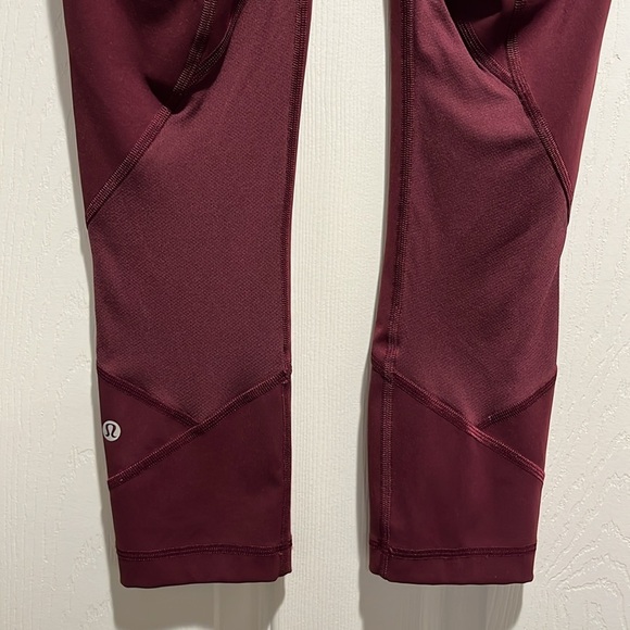 Lululemon Fast and Free Maroon Cropped Leggings Size 4. - Picture 10 of 11